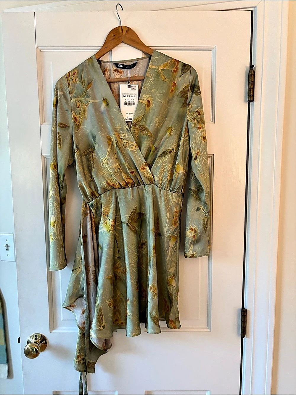 ZARA Floral Wrap Mini Dress in Green & Gold Size Medium